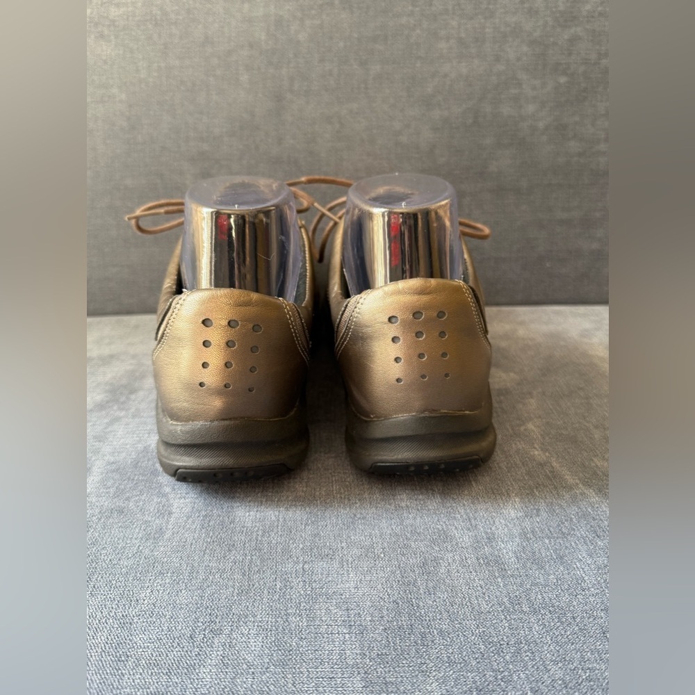 Clarks Womens Wave Wheel Pewter Metallic Leather Comfort Lace Up Sneakers 7.5 M - Picture 4 of 7